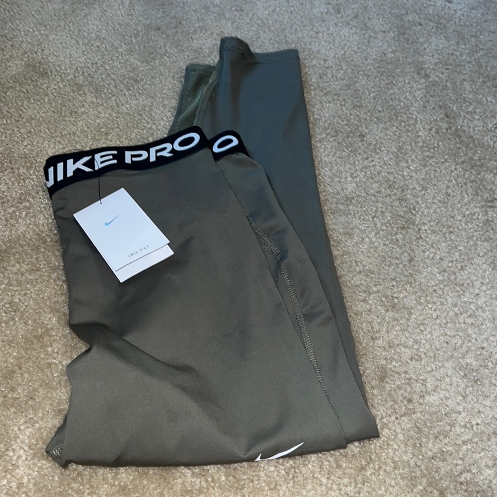 Green Nike leggings